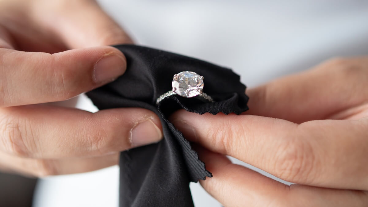 7 Step Guide To Cleaning Diamond Jewellery
