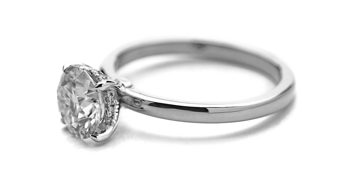Is A Solitaire Diamond The Right Choice For Your Engagement Ring?