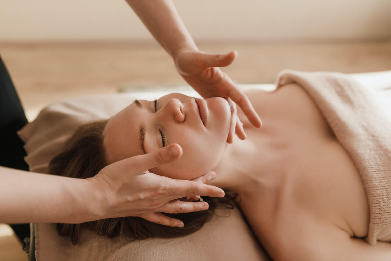 Is Massage Good for Lymphatic Drainage? Benefits & How It Works