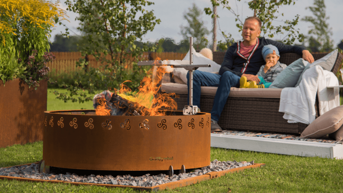 Tips for Using a Fire Pit on Grass