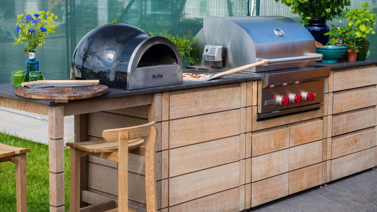 Guide to Choosing an Outdoor Pizza Oven