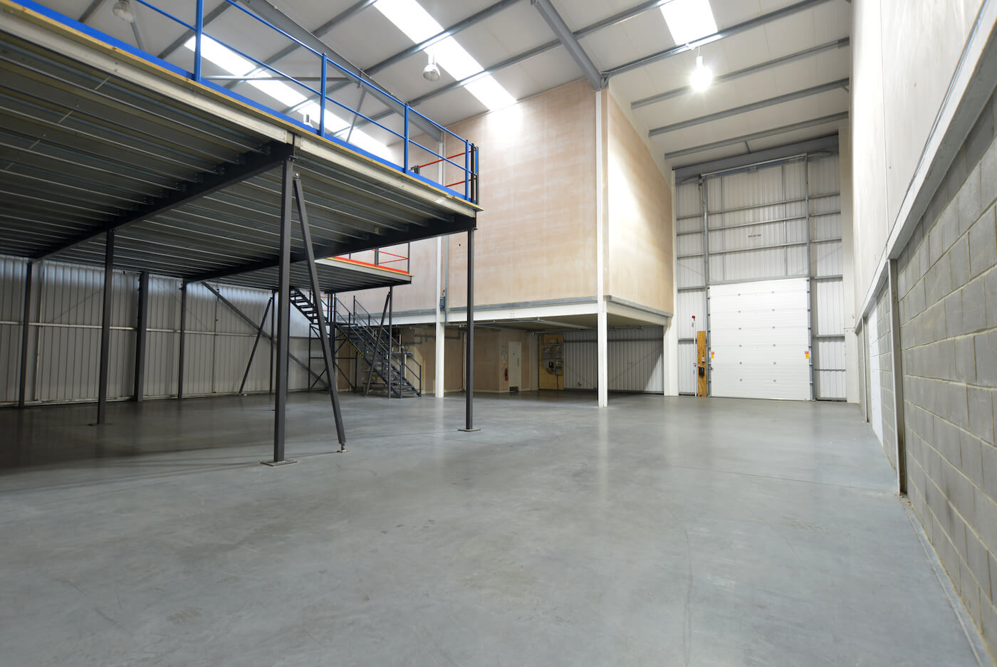 How To Maximize Storage In Your Warehouse with a Mezzanine System