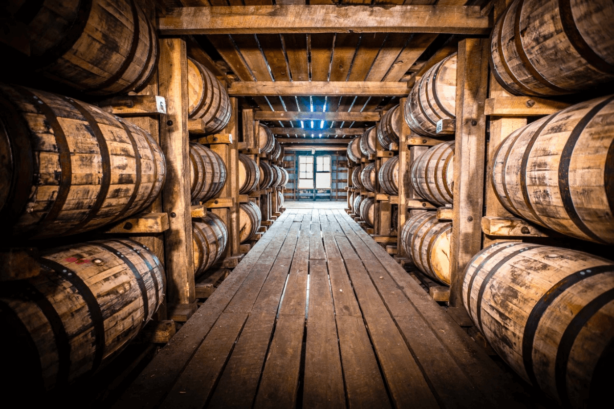 THE GALLANTRY MAN’S GUIDE TO THE KENTUCKY BOURBON TRAIL®