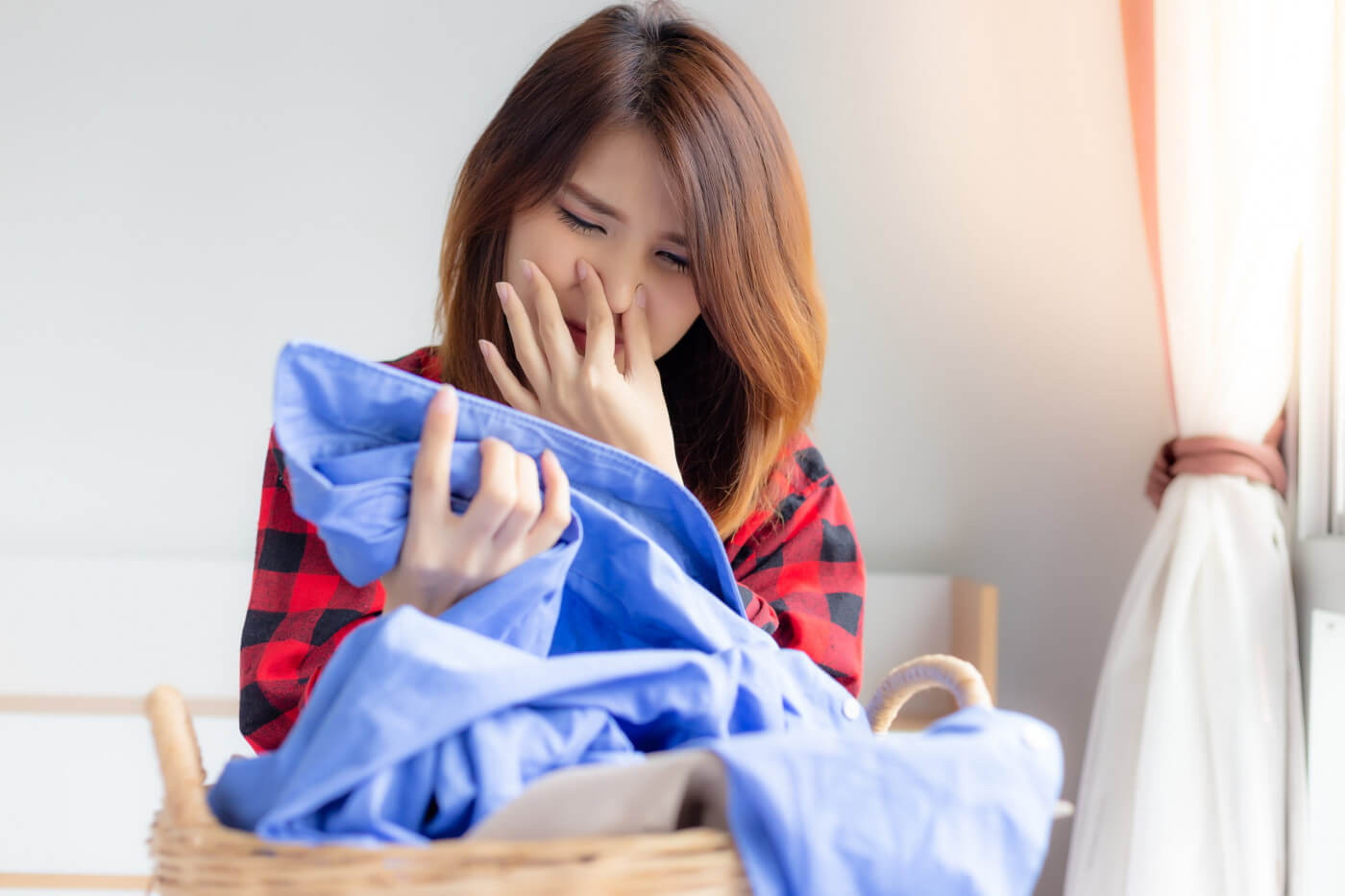 How to Get Musty Smell Out of Clothes Without Washing