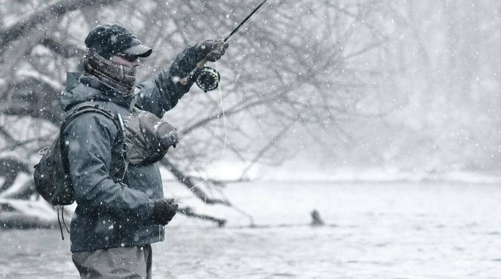 How to do the winter fishing right? Helpful Tips for fishing under cold weather.
