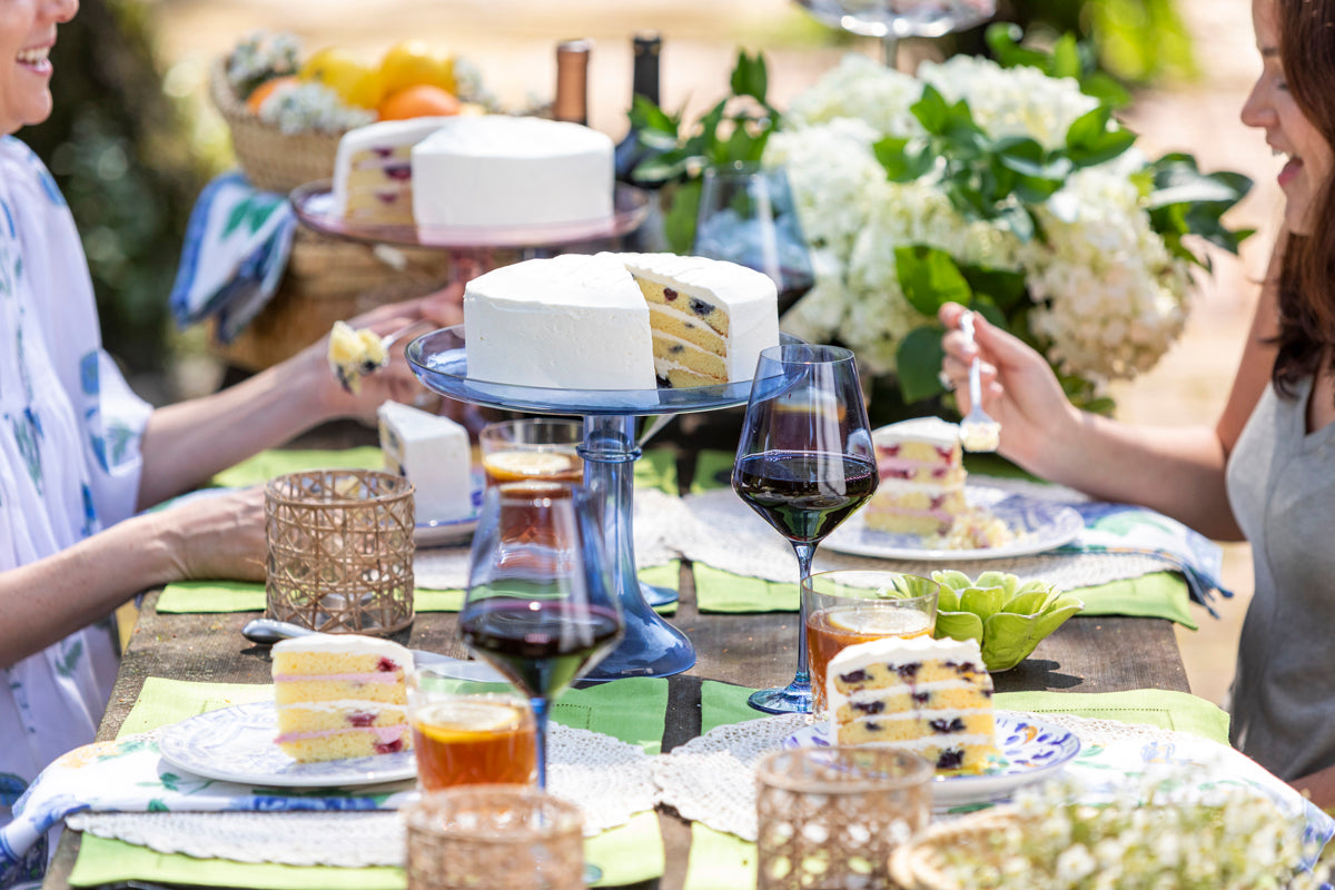 5 Ways to Set the Summer Table with Caroline’s Cakes