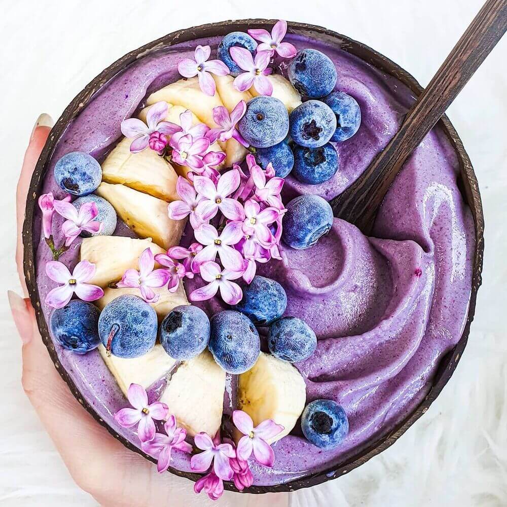 Berry Nutty Smoothie Bowl