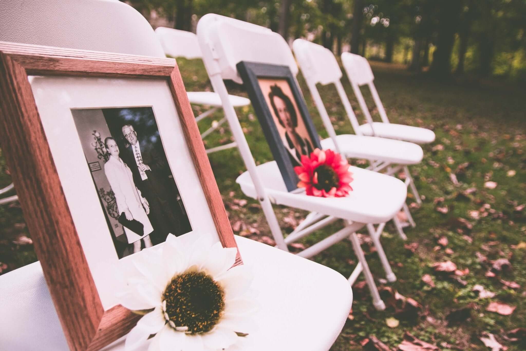 How to Remember Your Loved Ones at Your Wedding