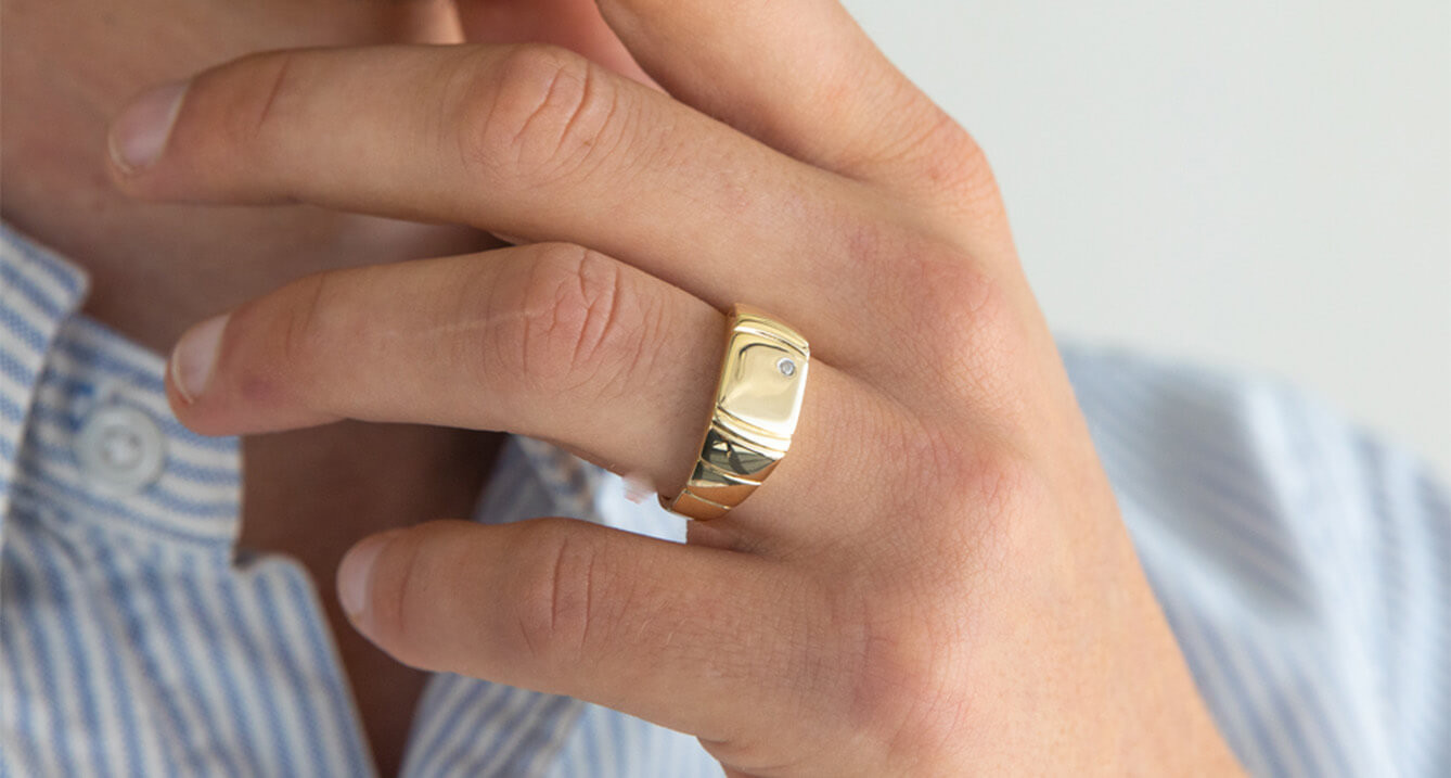 A Roundup Of Our Most "Masculine" Engagement Rings | 9ct Yellow Gold Grooved Diamond Ring 