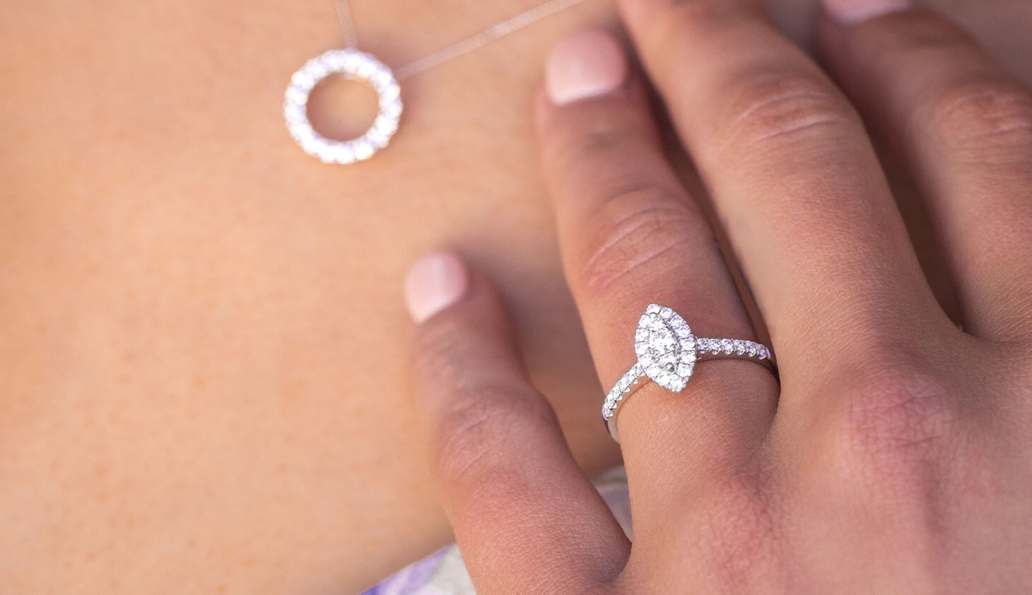 The Perfect Engagement Rings Based On Your Zodiac Sign | Aquarius
