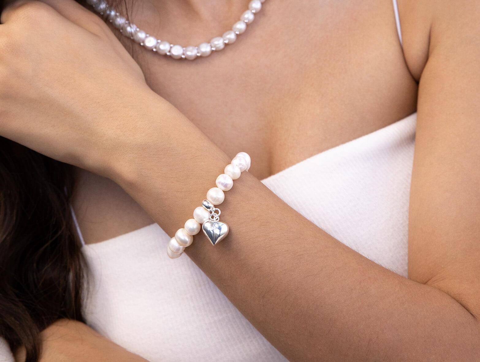 A Guide On How To Wear Pearls | Pearl Bracelets