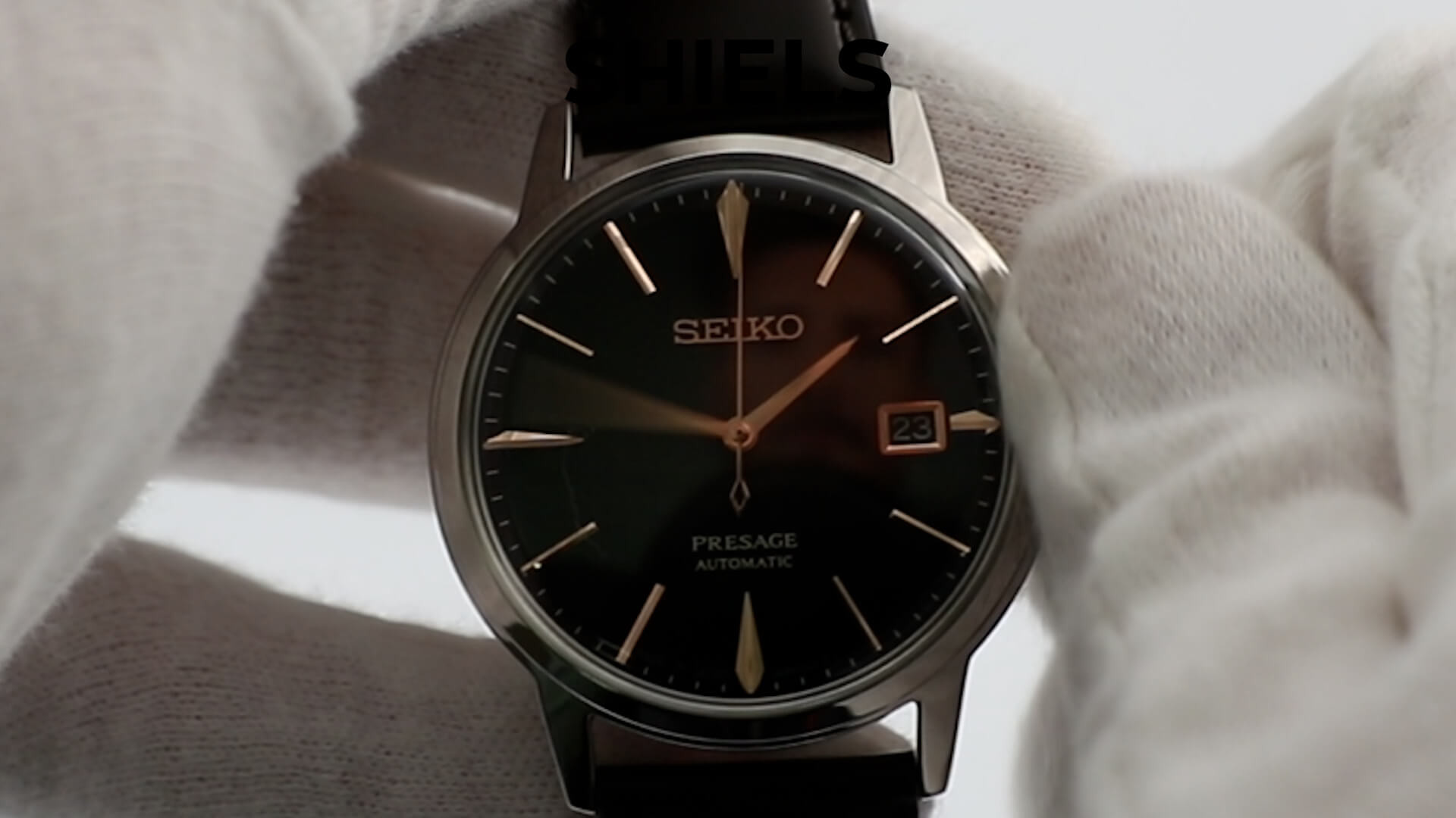 Setting the time on a Seiko Presage watch