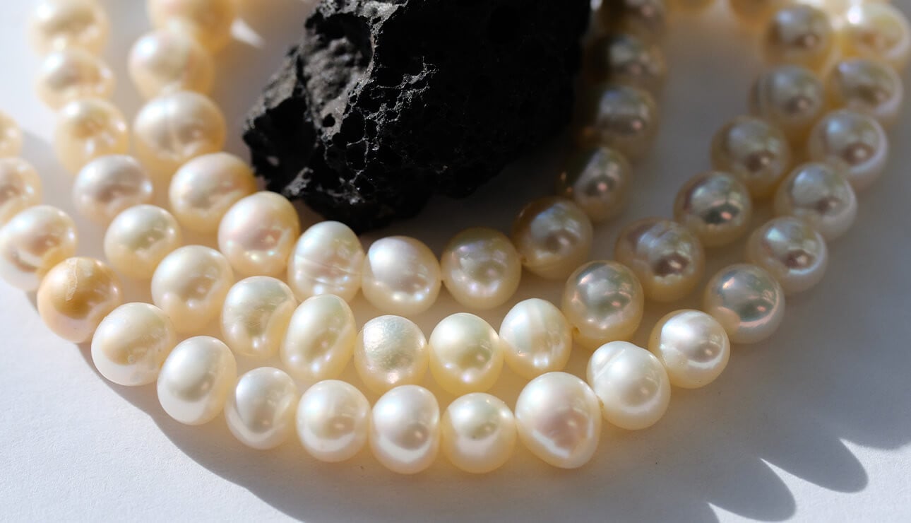 What are Cultured Pearls? Difference Between Cultured & Natural Pearls