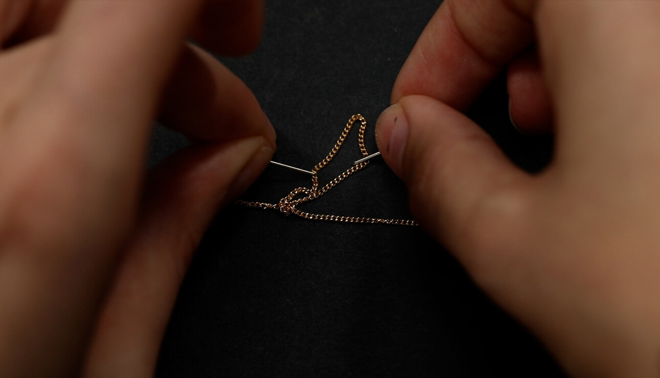 how to untangle a necklace easily