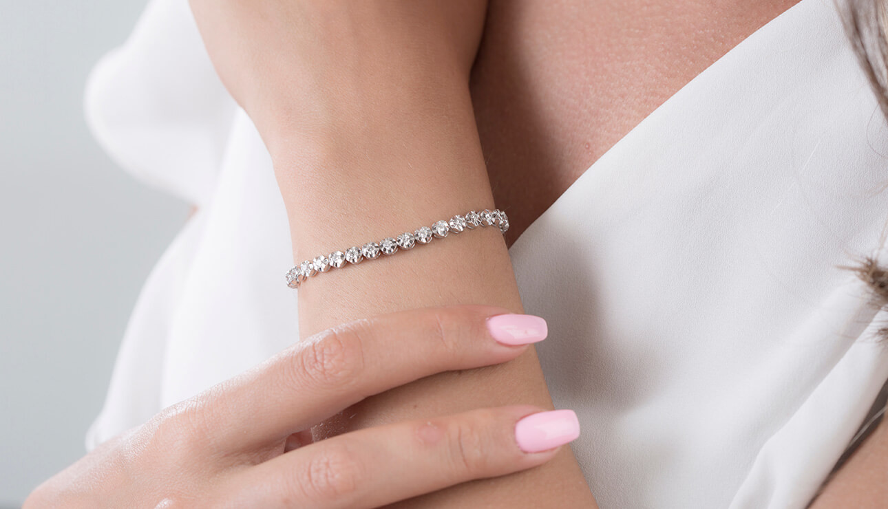 A Guide to Formal Event Jewellery: Tennis Bracelet