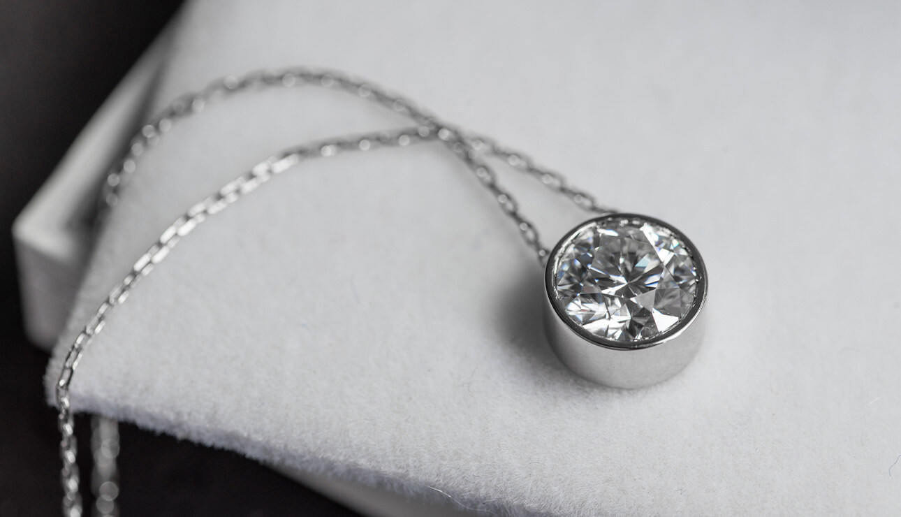  what is a floating diamond necklace: a silver diamond necklace